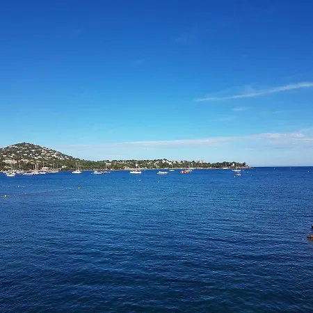 Grand T3 - Terrasse Les Pieds Dans L'eau - Climatisation Saint-Raphaël